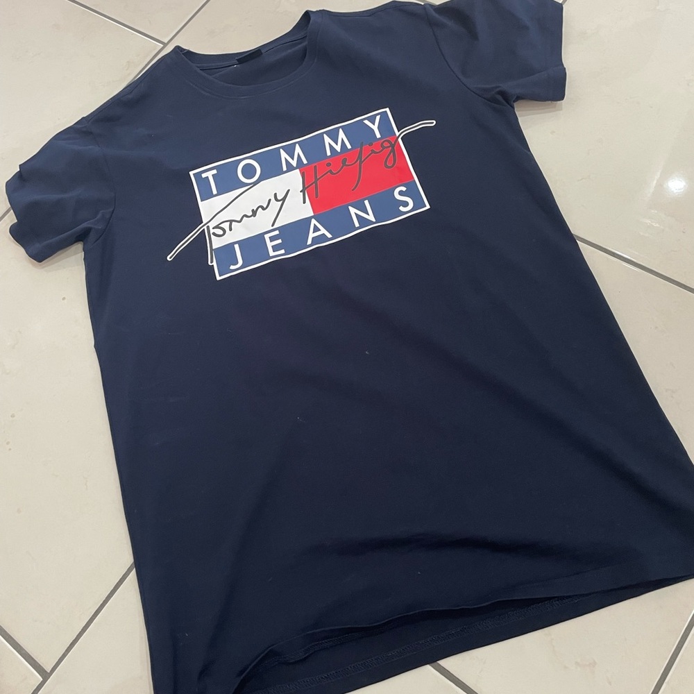 Tommy Hilfiger navy t shirt - Picture 1 of 7
